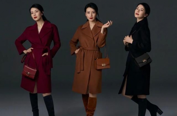 第一代街拍女王强势归来，高圆圆“干净颜色+基本款”，演绎高级