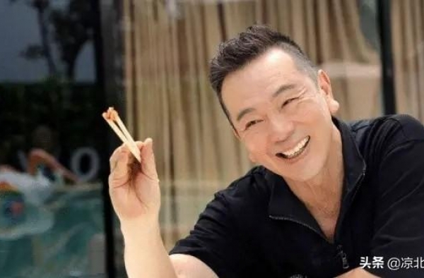 曾经他追了妻子四年 连续两个儿子都是试管婴儿如今生活幸福美满