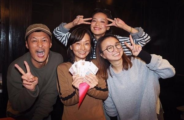 舒淇全身照凸肚孕味十足, 停工2个月松口生子进度
