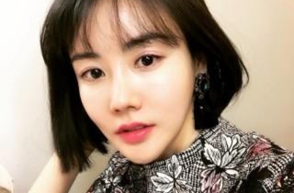 黄雨瑟惠旧照曝光被指整容 因谎报年龄被抵制 爱的迫降沦为配角