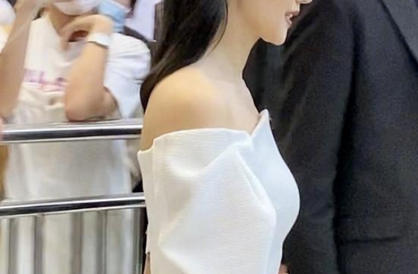 40岁高圆圆生图上热搜：女人的脸，就是婚姻的样子