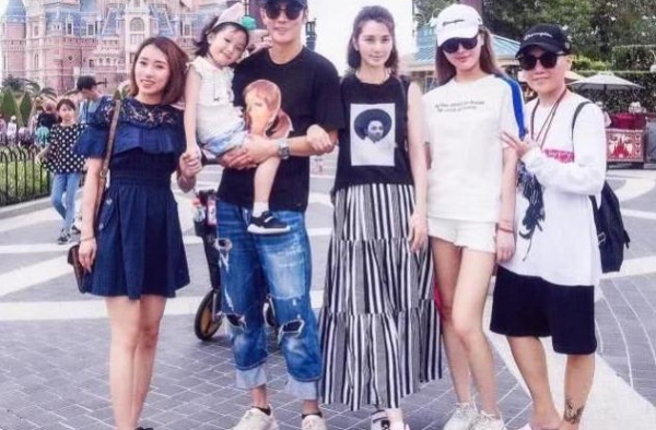 洪欣婚姻状态成谜，夫妻低调的都零互动了，张丹峰新动态另有深意