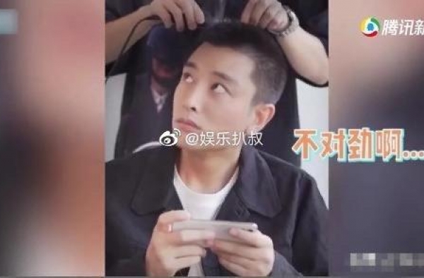 贾乃亮直播谈“做头发”，频频与李小璐互动见面，要复合的节奏？