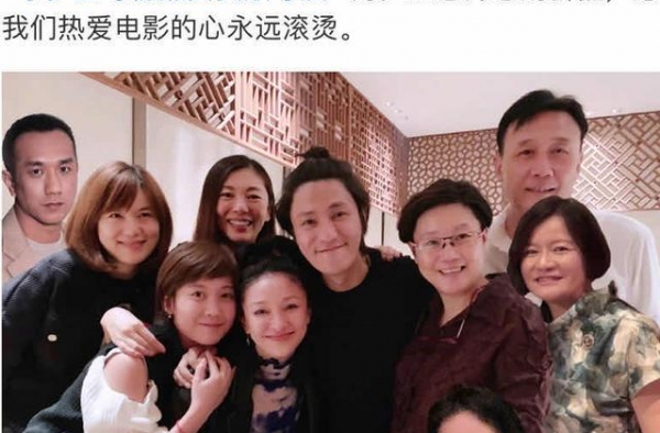 陈坤周迅好宠杨幂，错过合照特意把杨幂p上，甜到了