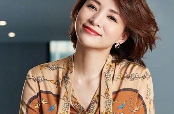 央视又一个女主持人火了，人称“央视最美甜姐”：甜姐谁不爱？