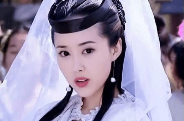 她是80后最爱“嫦娥”，本以为是保守派，没想到狂野起来更要命