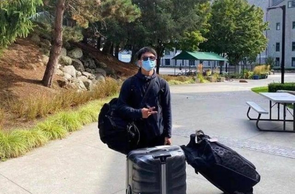 陈坤晒18岁儿子照片，称其终于住宿舍了，是有多“嫌弃”自家娃