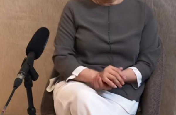 62岁老戏骨曝拒绝采访原因，不想抢马伊琍风头，甘做40年配角