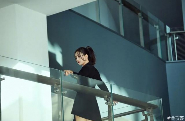 马苏自爆快要失业、香港女星做服务员：你不努力，真的没人可怜你