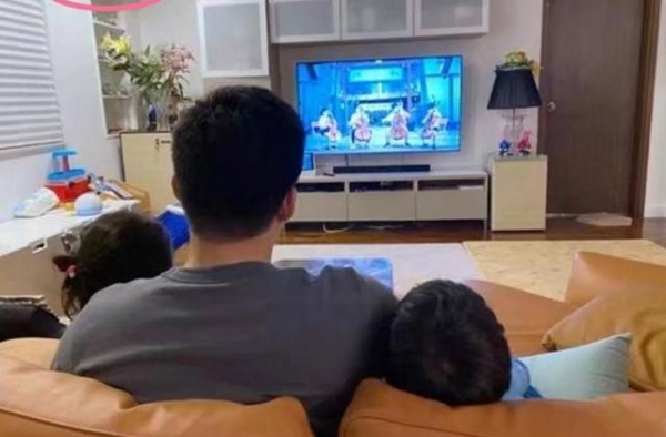 霍启刚晒娃，众人热议：原来豪门中的“清流”是这么带孩子的