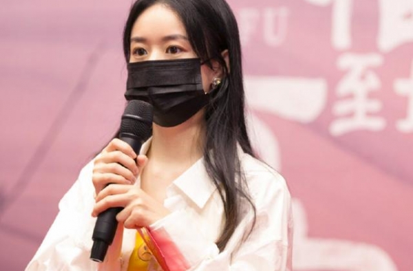 赵丽颖新剧合作郑晓龙导演后，杨幂也争取到好资源，影帝保驾护航