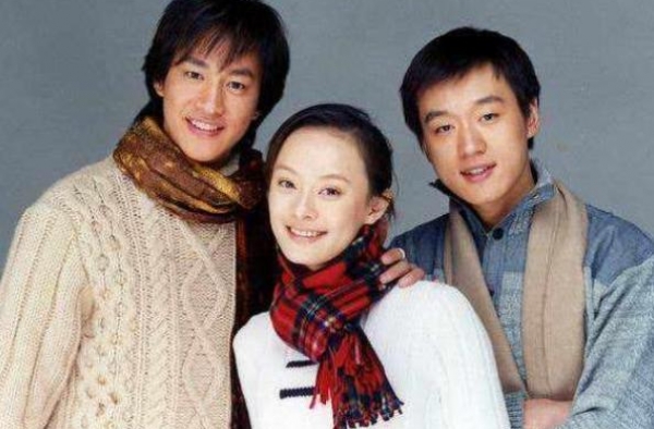 《玉观音》18年后，孙俪和佟大为再合作，同角度牵手照引回忆杀