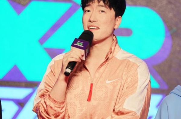 二婚后4年，37岁刘翔终于宣布要孩子！初恋女友嫁他后至今低调