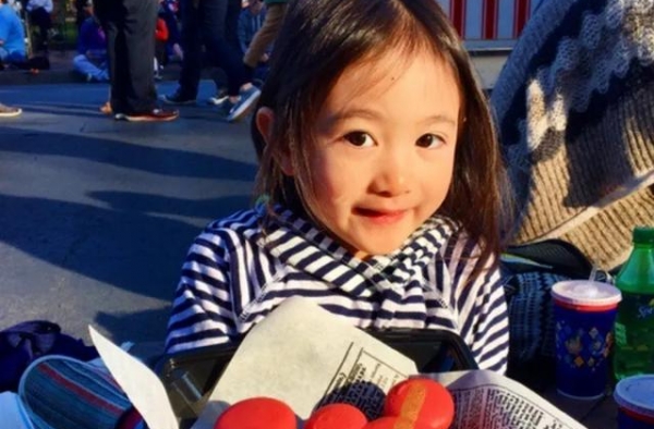 有种“重女轻男”叫李小鹏，好基因都给了奥莉，弟弟长这样！