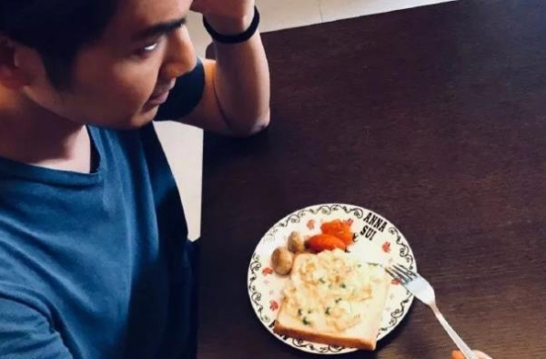 钟汉良“私生活”被曝光：中年人的油腻，从放弃身材开始