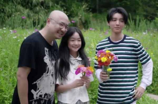徐峥女儿搭戏王俊凯，同框正面照曝光，陶虹却直言女儿不漂亮