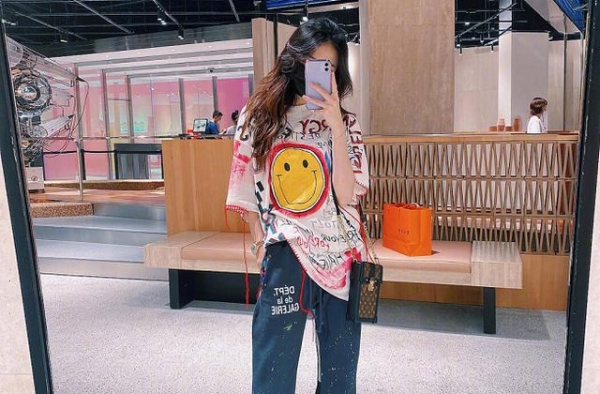 徐璐私服太有看点，大秀穿搭功力，小白照着穿get同款气场