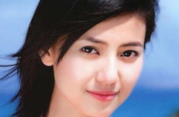 高圆圆复出拍戏出演宋美龄，搭档“宋庆龄”李小冉，剧照气质超群