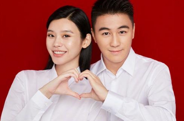 她才是赌王四太理想儿媳，哈佛毕业身价上亿，却“没看上”何猷君