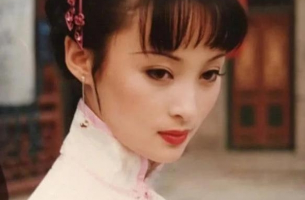 蒋勤勤23岁旗袍照曝光，此女只应天上有！人间再难觅的神仙颜值