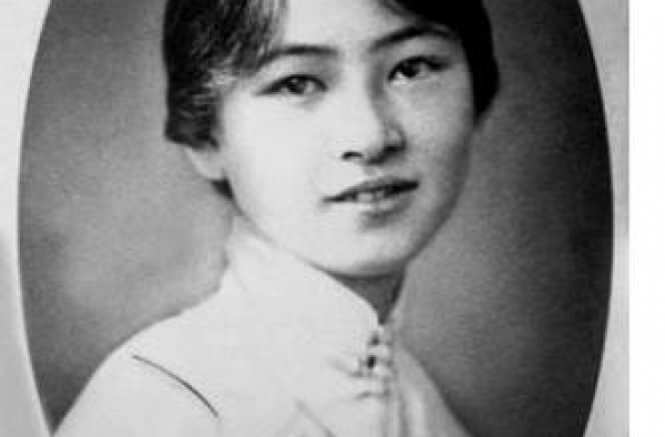 民国十大美女，校园皇后陆小曼，不是沉鱼落雁等词可以否极