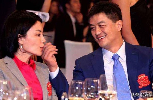 李亚鹏难逃“本山定律”？羽泉合体为其庆生，众星云集似颁奖典礼