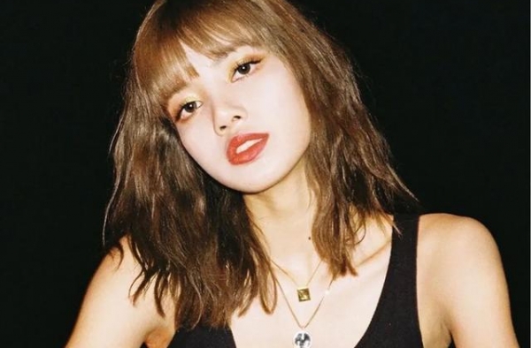 八卦：王一博、邓伦、李沁、宋茜、宋祖儿、刘亦菲、Lisa