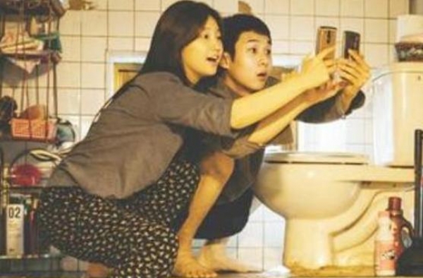 韩女星一脱成名，还以为永无出头之日，这次终于把衣服穿上了