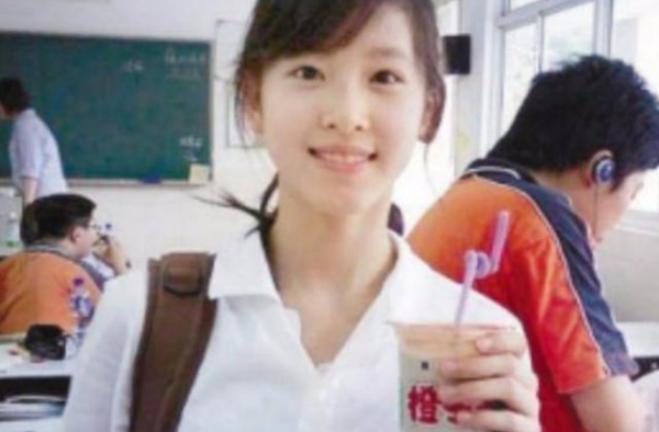 章泽天刘强东罕同框，与章子怡汪峰聚餐，刘强东单手搂妻甜蜜恩爱