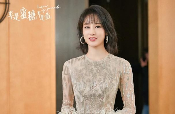 女演员自曝做医美失败，拍戏脸肿成包子太逗，网友调侃撞脸杜华