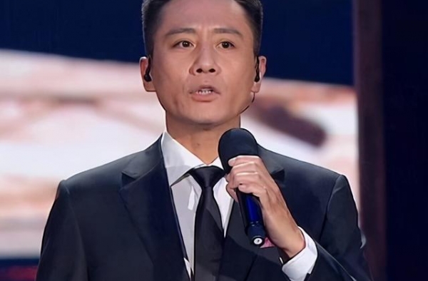 央视国庆晚会：张韶涵张碧晨负责唱功，杨紫热巴众多美女跨界助阵