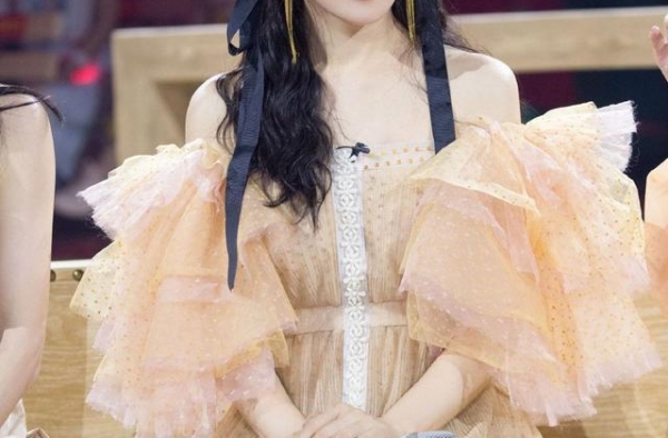 伊能静揭露浪姐幕后：想退赛被张含韵劝阻，发长文回应舆论暴击