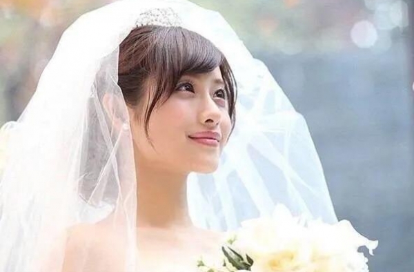恭喜！33岁日本著名女星石原里美亲自宣布结婚，嫁同龄圈外男友
