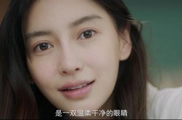 Baby带儿子迪士尼游玩，假期一人带娃，不见黄晓明踪影