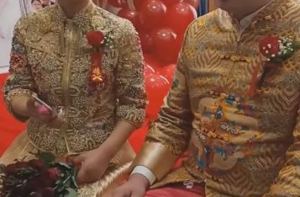 大衣哥儿子结婚，彩礼是一家金店，真的不担心同村人嫉妒？