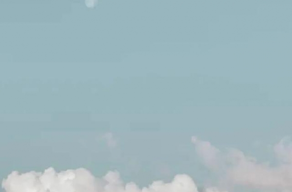 《八佰》的屁股问题