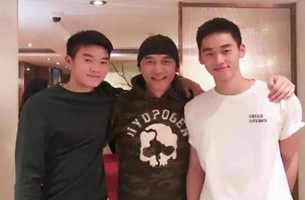有种“教育投资”叫林依轮，大儿子是学霸，二儿子被赞：亚洲名模