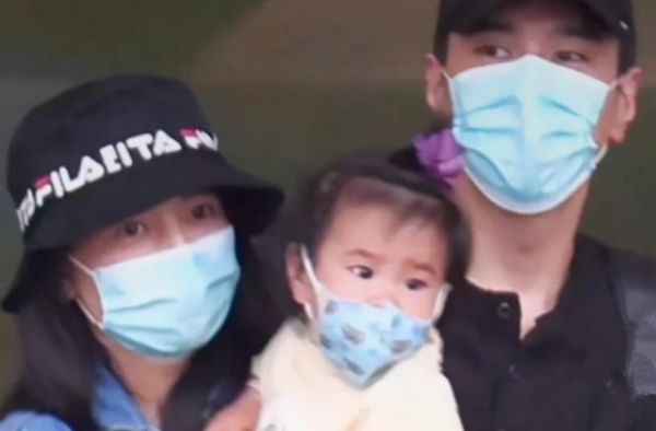 有种“复制粘贴”叫赵又廷女儿，2岁颜值曝光，长相遗传爸爸