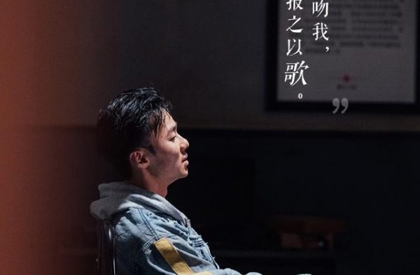 专访丨施柏宇：痛哭的人