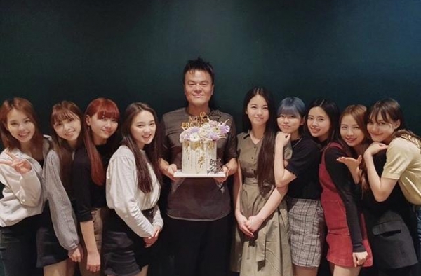 “男版”NiziU正在计划中，JYP朴振英再次登上日本热搜