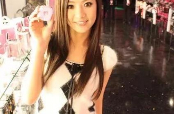 丈夫出轨八年小三逼宫，＂上海第一美女＂跳楼自杀