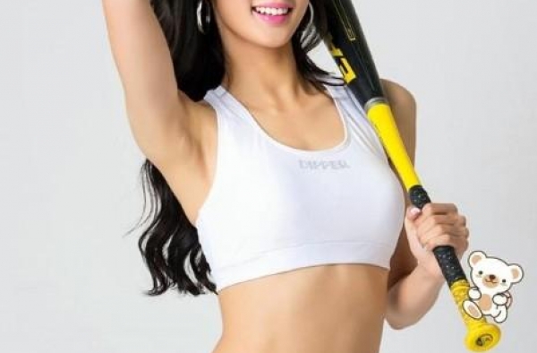 棒球啦啦队女神朴姬兰跳的舞蹈动感十足，真想自己也在现场！