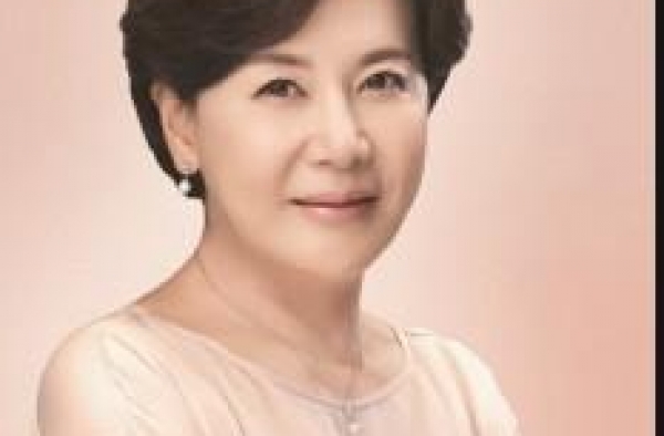 朴贞秀竟是郑敬淏后妈 年轻时气质超温婉 准丈夫郑乙东是名导演
