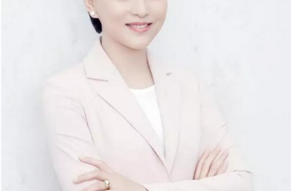 董卿、杨澜火出圈：每个知识女性成功背后，都有着不为人知的秘密