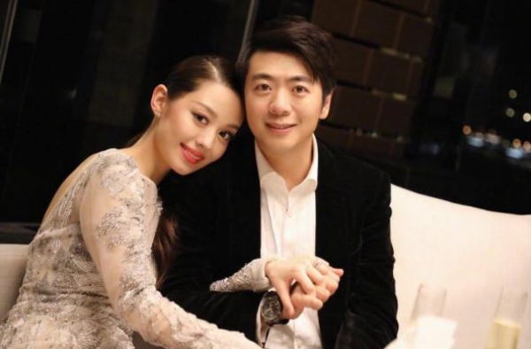 朗朗吉娜官宣怀孕，发布暖心画作，网友：怀孕可能早有预兆