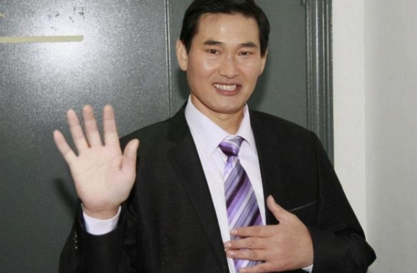 全家做网红？大衣哥演出一家三人直播，儿媳妇还透露要直播带货
