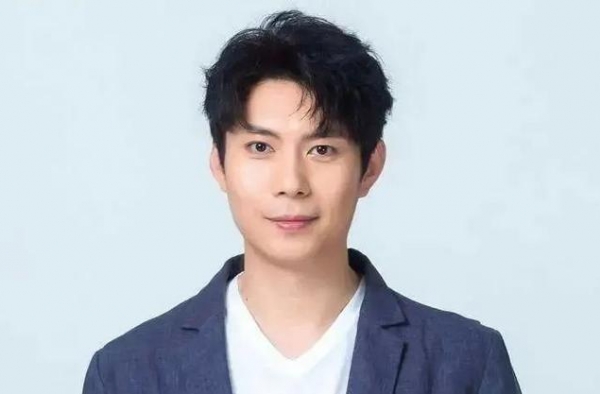 搭上周星驰这艘航空母舰，艾伦会盖过沈腾，成下一个喜剧之王吗？