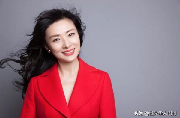 52岁周涛近照曝光：上春晚最多的女主持，离开央视后怎么样了？