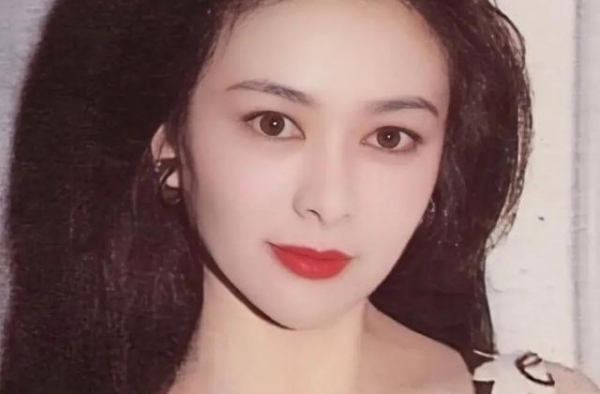 关之琳母亲：女儿两婚两离无子女，她的儿子或将继承姐姐亿万财产