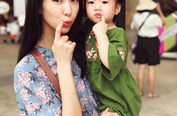 疼孩子就别溺爱！隋棠带女儿一起上班，耐心教育方式让人佩服